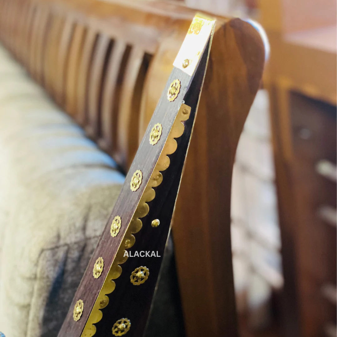 AUTHENTIC WOODEN KERALA BOATRACE WITH BRASS DESIGNS AND MEN | ARANMULA VALLAMKALI | SNAKEBOAT - Image 3
